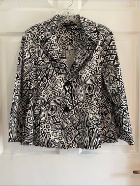 Mirror Image Black & Antique White Patterned Button-Front Women’s Blazer